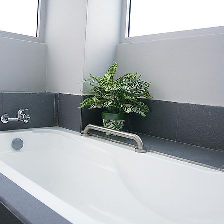 G5 Hotel And Serviced Apartment Джохор-Бару Экстерьер фото